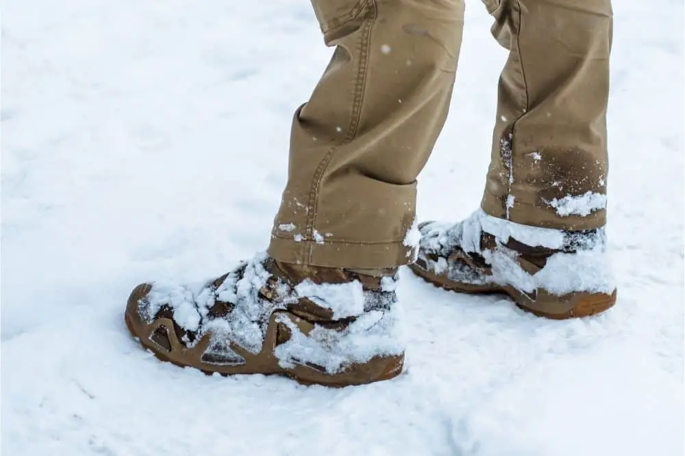 What are the best men’s tactical hiking boots? In general, to choose the best tactical hiking boots, you need to determine what kind of terrain boots you will use, and what the weather is. Choose the best weather-based tactical boots: If you use tactical hiking boots during wet weather, the best boots to choose are waterproof, anti-odor, and well insulated boots. Meanwhile, if you’re planning on using tactical hiking boots in summer, it’s important that your hot weather tactical boots have good ventilation and air circulation. That will keep your feet dry and cool. Choose the best tactical boots by terrain: You will need to determine the target terrain to pick the suitable tactical hiking boots. For example, when facing slippery terrain (woods, ice, snow…), your tactical boots should have really good anti-slip outsoles with deep lugs and multiple patterns. These characteristics will ensure balance and stability for you.