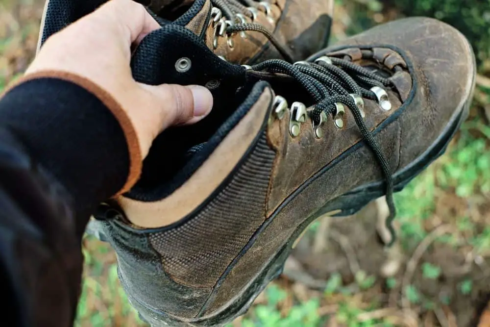 clean inside hiking boots to remove mildew smell