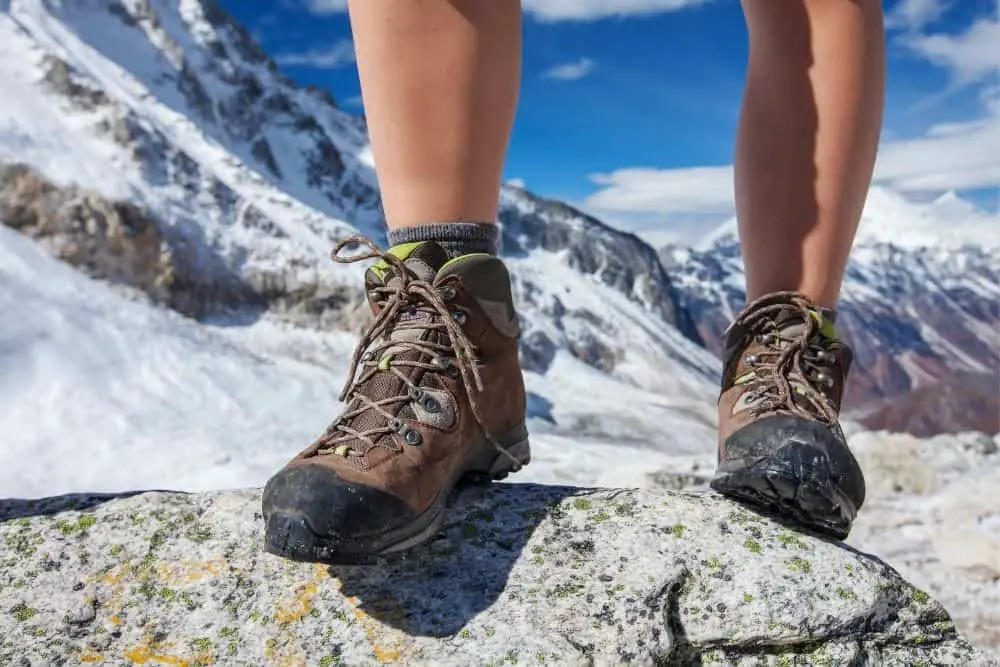 insulated hiking boots cause heat on your feet