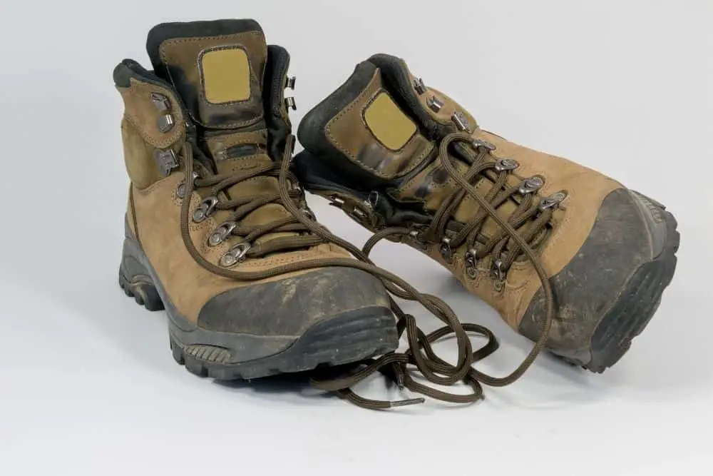 moderate weight hiking boots