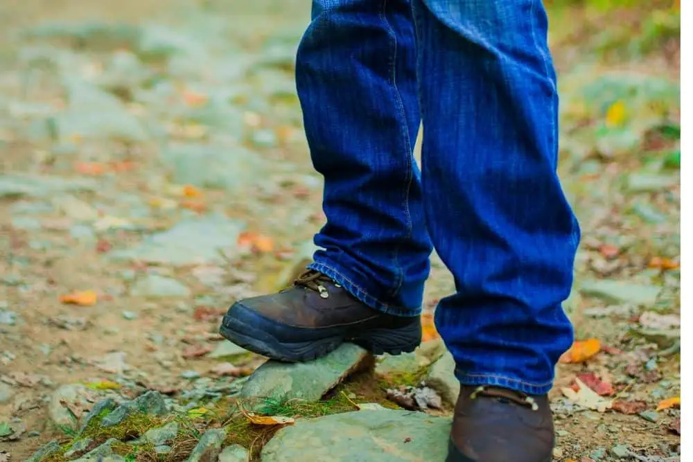 wear relaxed jeans with hiking boots