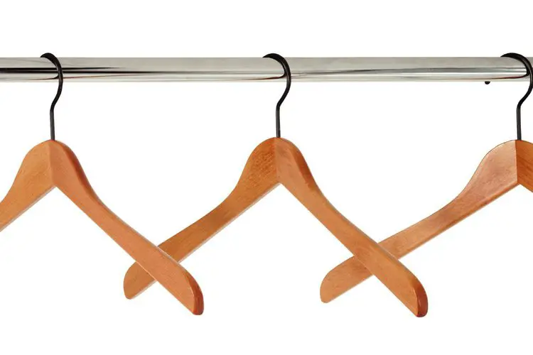 closet rod with hangers